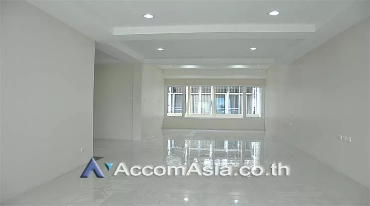 12  Office Space For Sale in Silom ,Bangkok BTS Sala Daeng AA13149